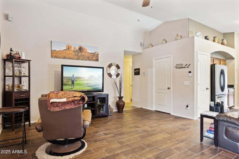 9-web-or-mls-42076-colby-dr