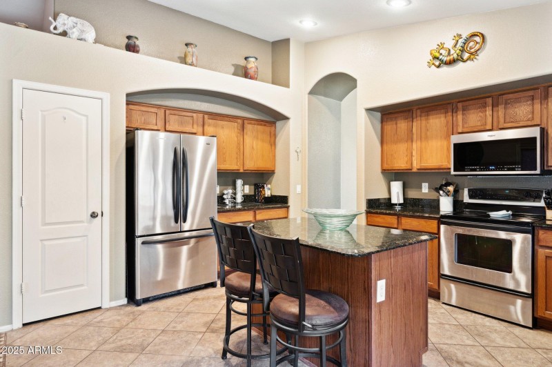 13-web-or-mls-42076-colby-dr