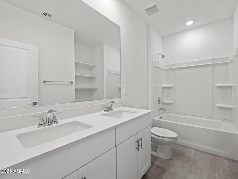 Bath 2 Double Sinks