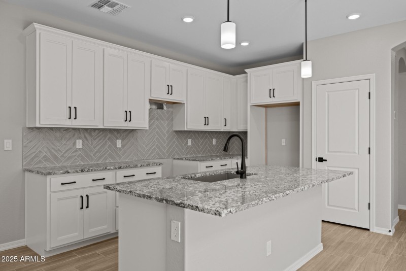8)KITCHEN