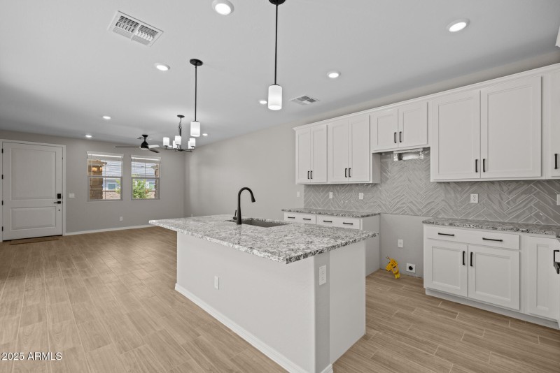 9)KITCHEN
