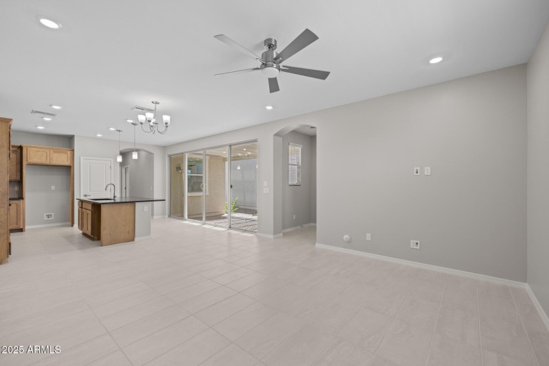 4)GREAT ROOM