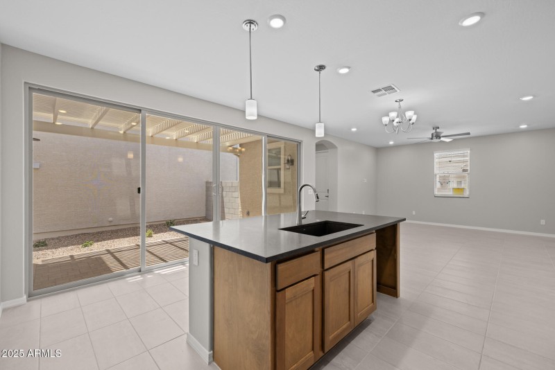 9)KITCHEN