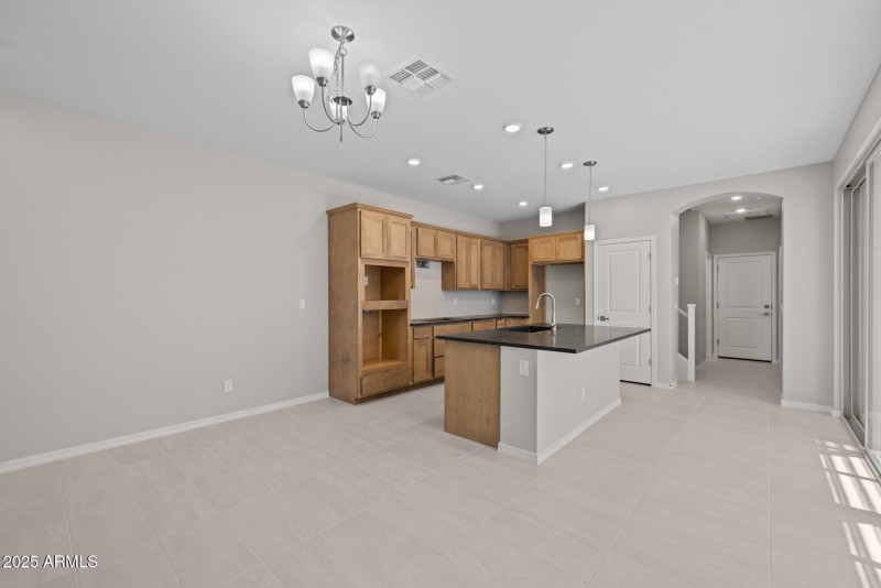 11)KITCHEN