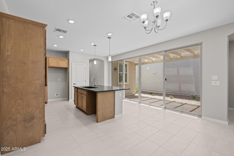 12)KITCHEN