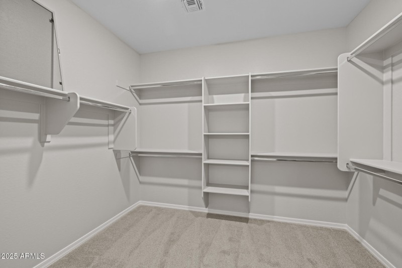 24)MASTER CLOSET