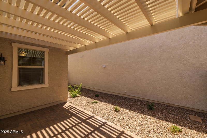 28)COURTYARD