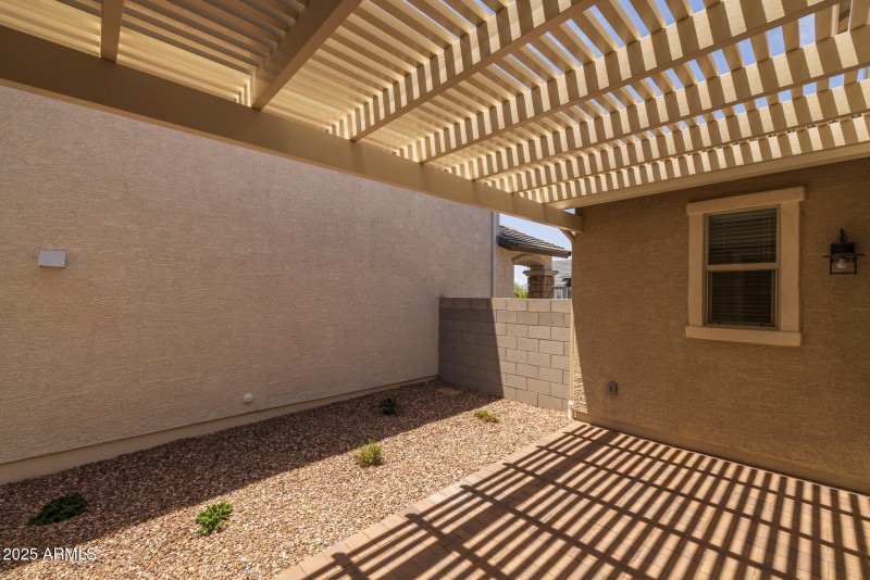 29)COURTYARD