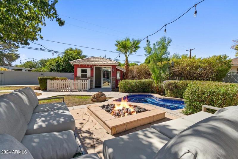 46-Back yard firepit & pool