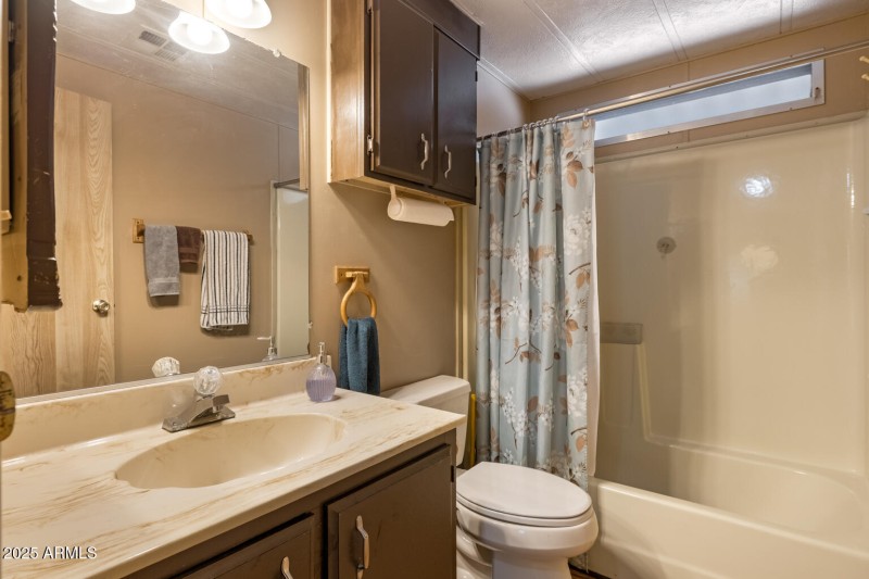2nd Bathroom