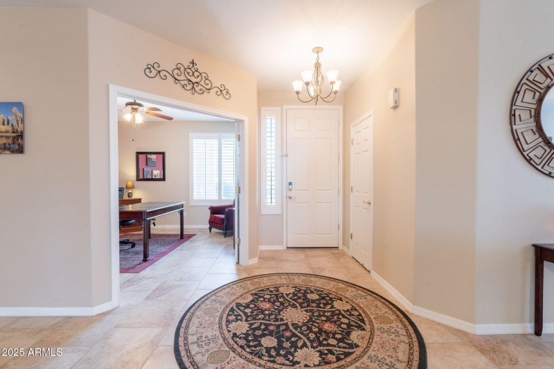 008 Foyer 16781 W Northampton