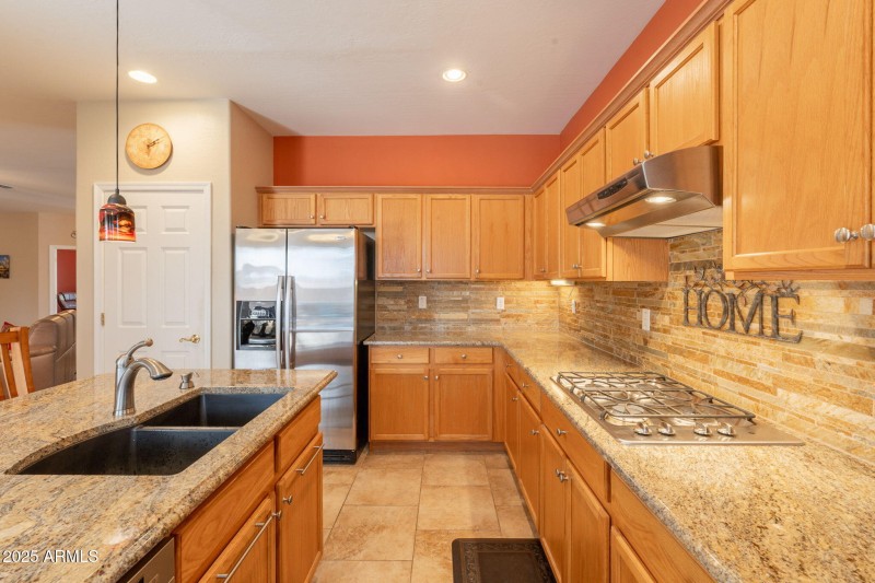 012 Kitchen 16781 W Northampton