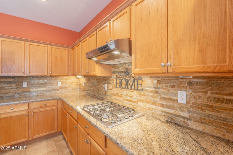 013 Kitchen 16781 W Northampton
