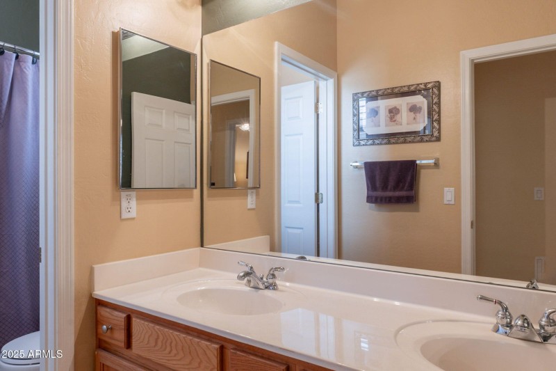 035 Full Bath 16781 W Northampton