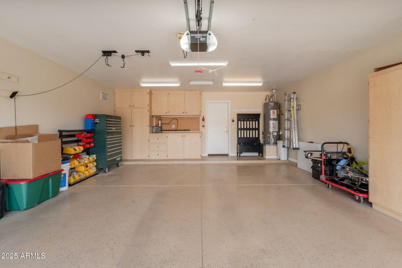 041 Garage 16781 W Northampton