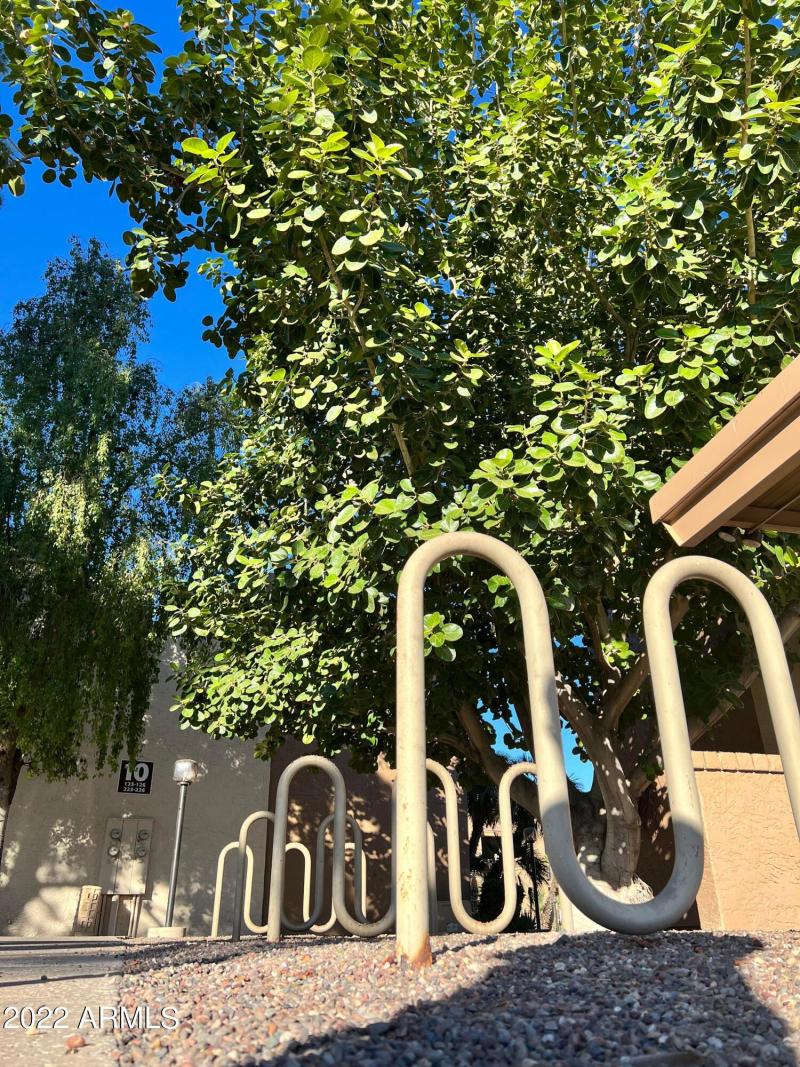 N1111 Walkway Bike Lock