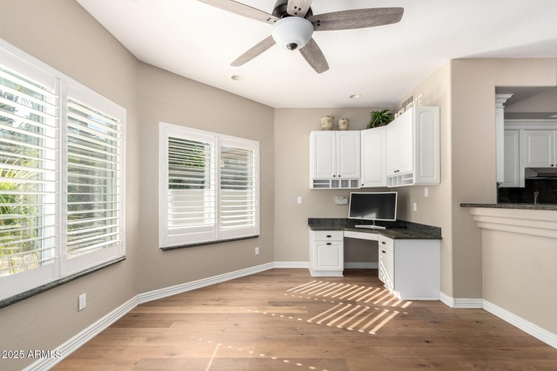 Dining Nook w/ Workstation