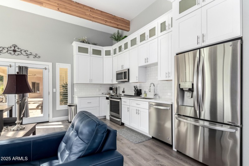 Guest House w/Full Kitchen