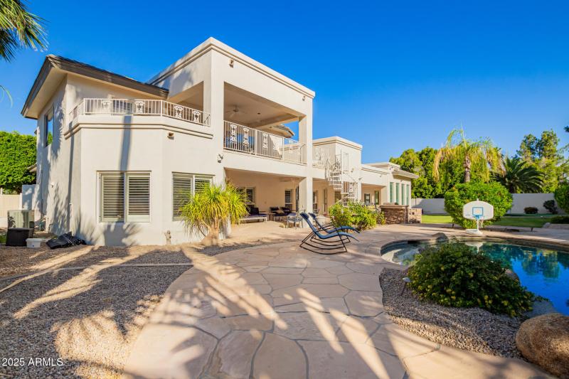 Large Patio Great to Entertaining