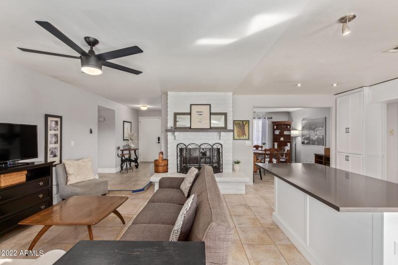 5337 E Gelding Two Way Fireplace View