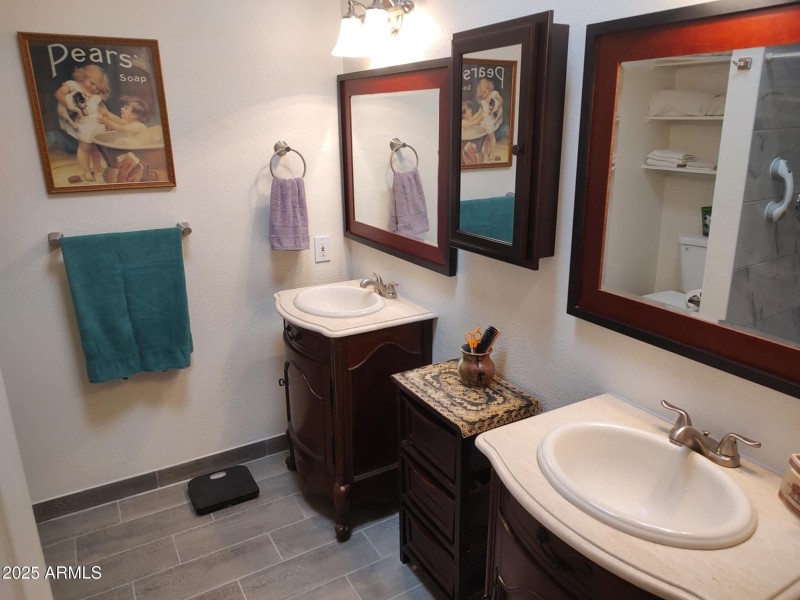 master bed bath2