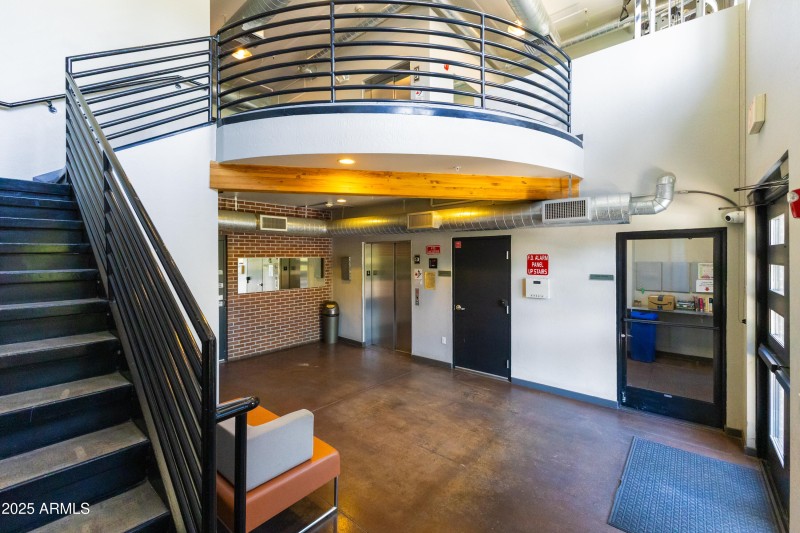 914 E Osborn #208-4
