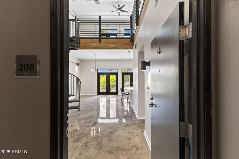 914 E Osborn #208-5