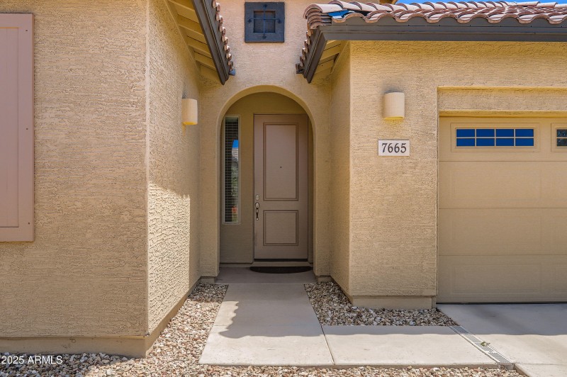 7665 W Fetlock Trail - MLS Sized - 004 -
