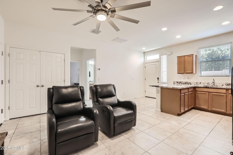 7665 W Fetlock Trail - MLS Sized - 022 -