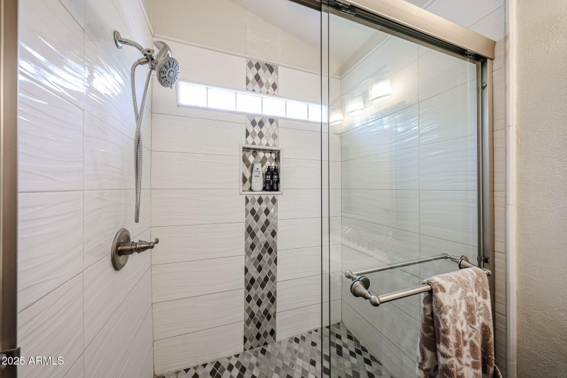 Guest shower