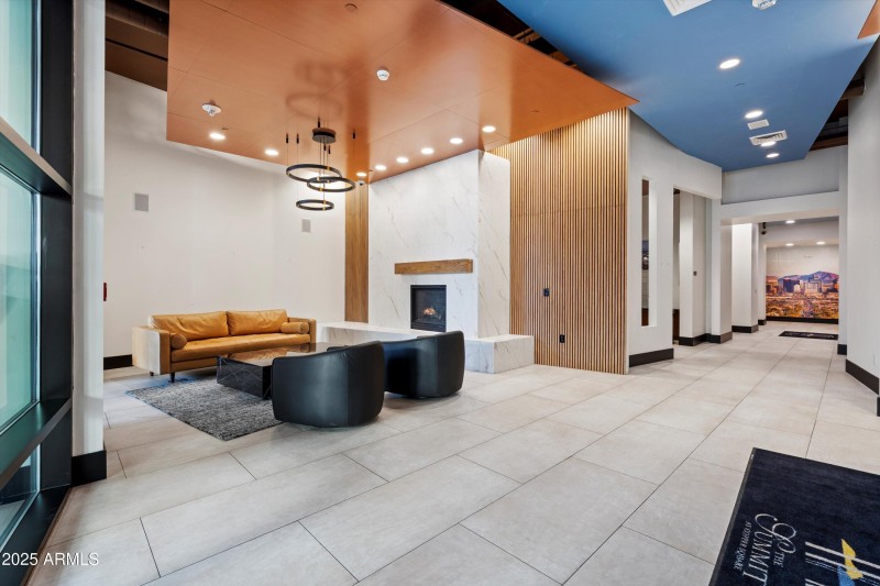04-Main Lobby