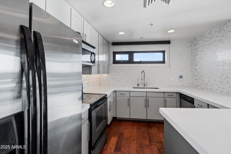 16-Kitchen
