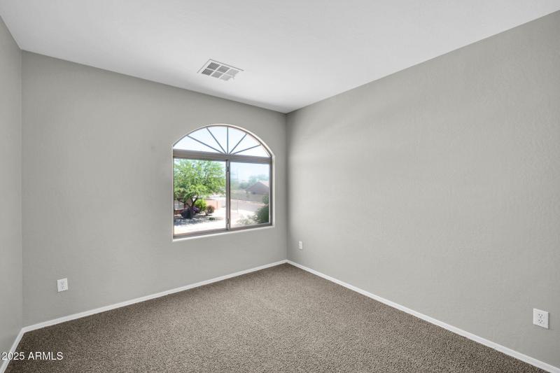 2605 W Darrel Rd-20
