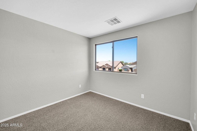 2605 W Darrel Rd-18