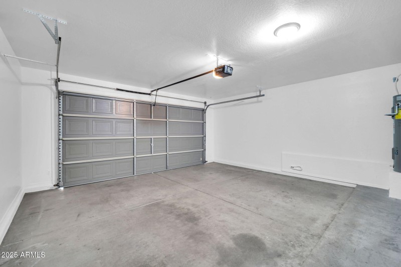 2605 W Darrel Rd-16