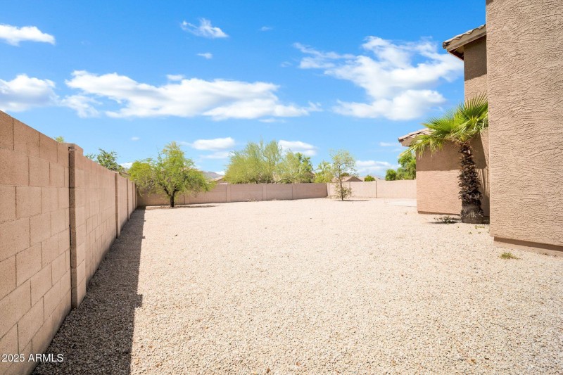 2605 W Darrel Rd-32