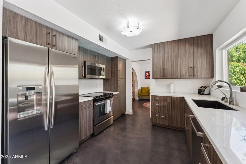 10-Kitchen
