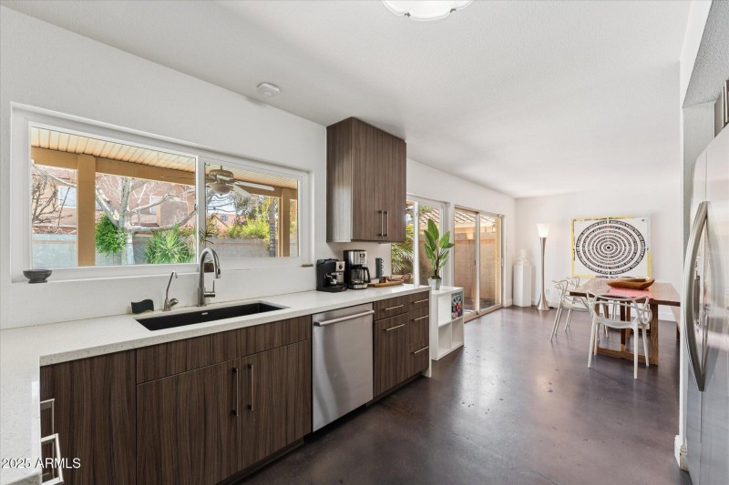 11-Kitchen