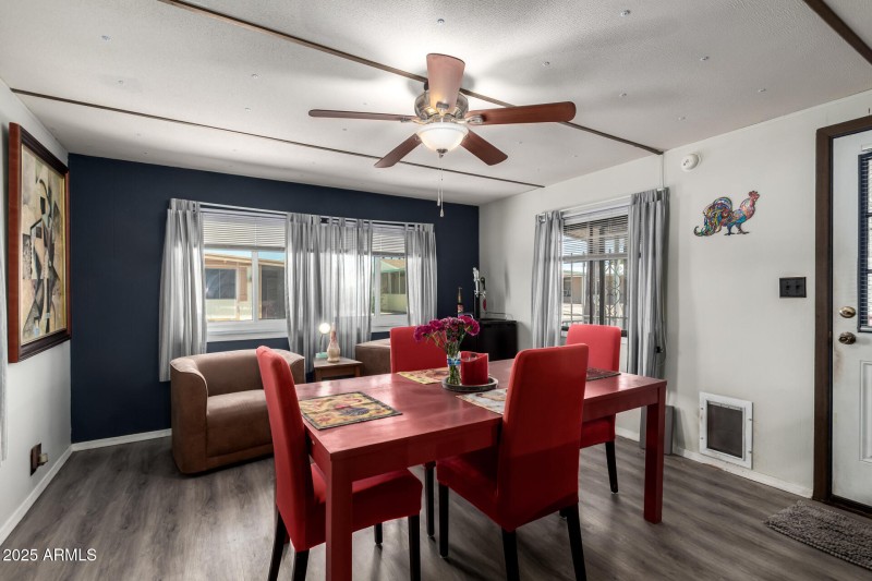 13 - Broadway 9302