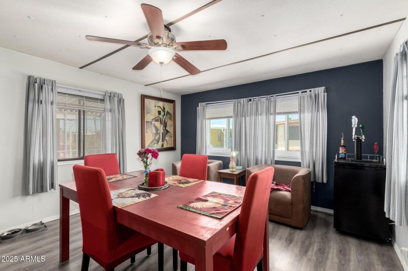 16 - Broadway 9302