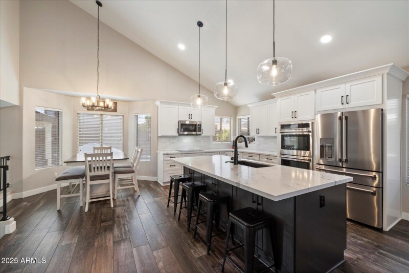 19002 N 25th Pl - Kitchen