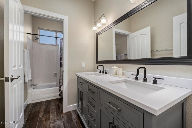 19002 N 25th Pl - Guest Bathroom