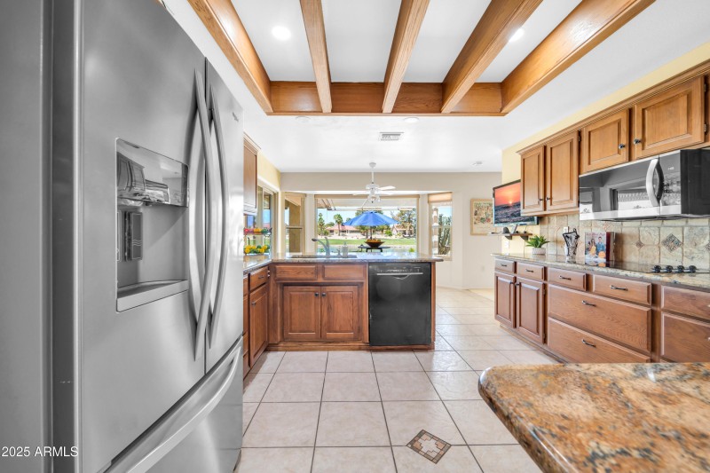 CHEFS KITCHEN