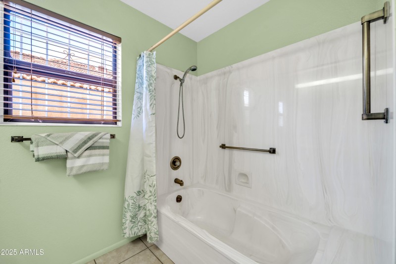 TUB/SHOWER