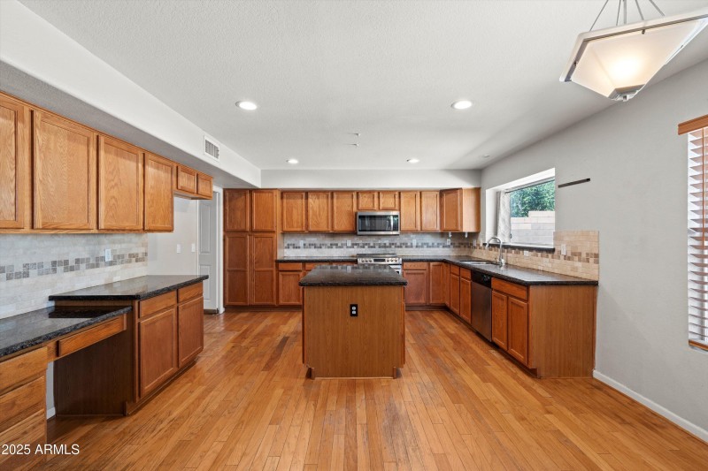 16-Kitchen