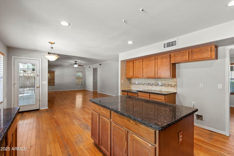 18-Kitchen