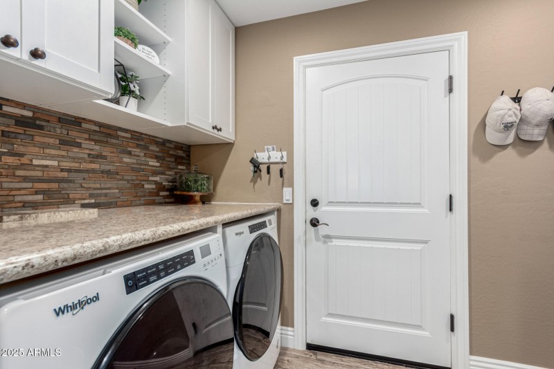 1087 Laundry Rm