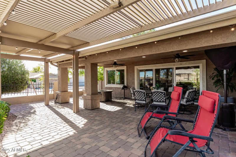 1087 Ext patio
