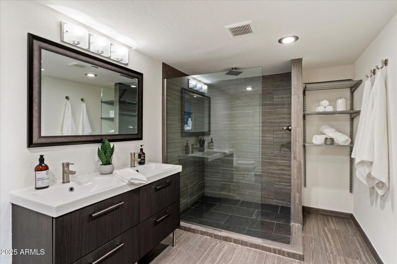 Guest House Bathroom