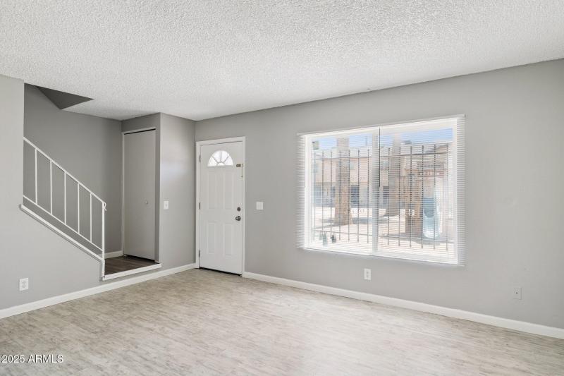 3-web-or-mls-3605-w-bethany-home-rd-7